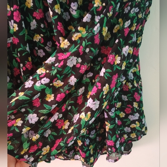 Ann Taylor Floral Split Neck Smocked Sleeves Blouse - Picture 6 of 8